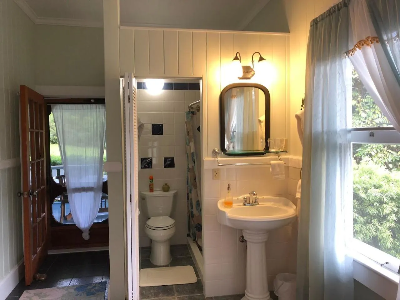 Old Hawaiian Bed And Breakfast Hilo