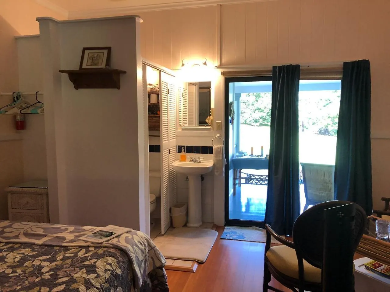 Old Hawaiian Bed And Breakfast Hilo Bed & Breakfast