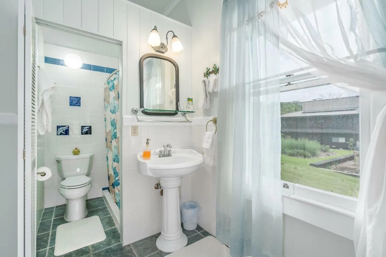 Old Hawaiian Bed And Breakfast Hilo Bed & Breakfast