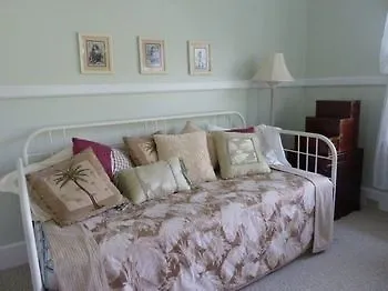 Old Hawaiian Bed And Breakfast Hilo Bed & Breakfast